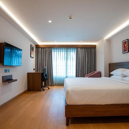 Lilac Hotel Guruvayur Bagian luar foto