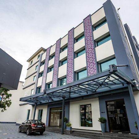 Lilac Hotel Guruvayur Bagian luar foto
