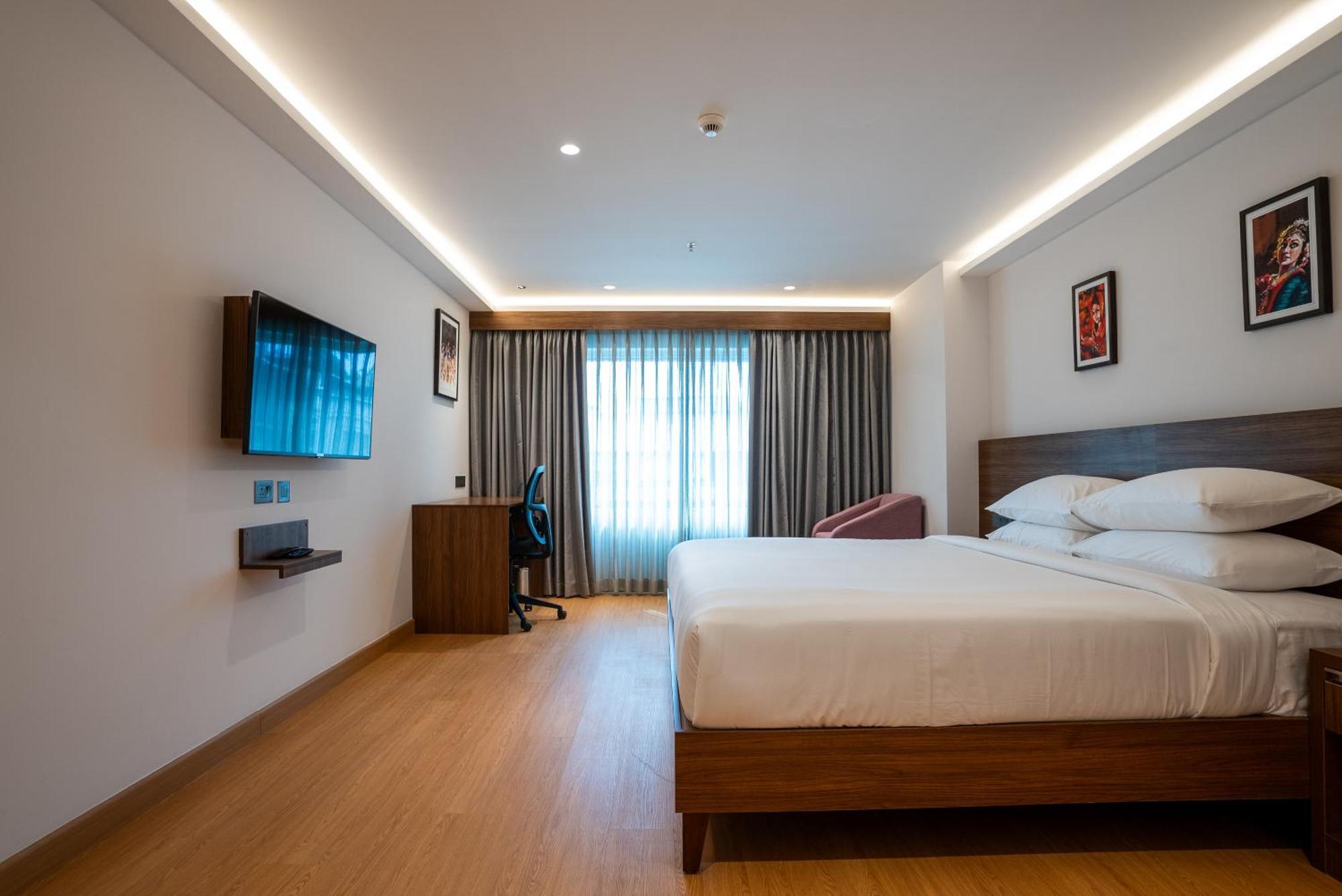 Lilac Hotel Guruvayur Bagian luar foto