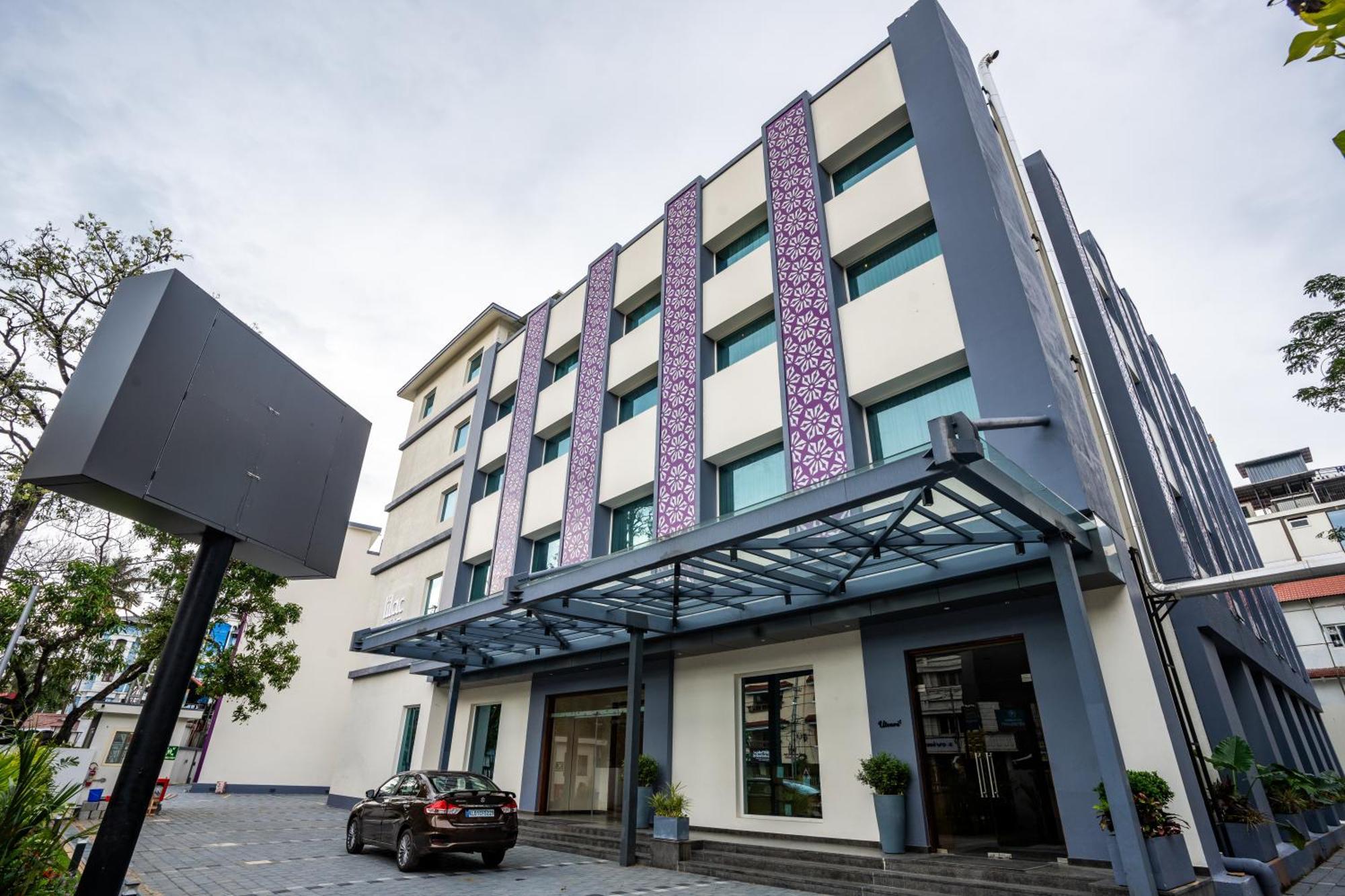 Lilac Hotel Guruvayur Bagian luar foto