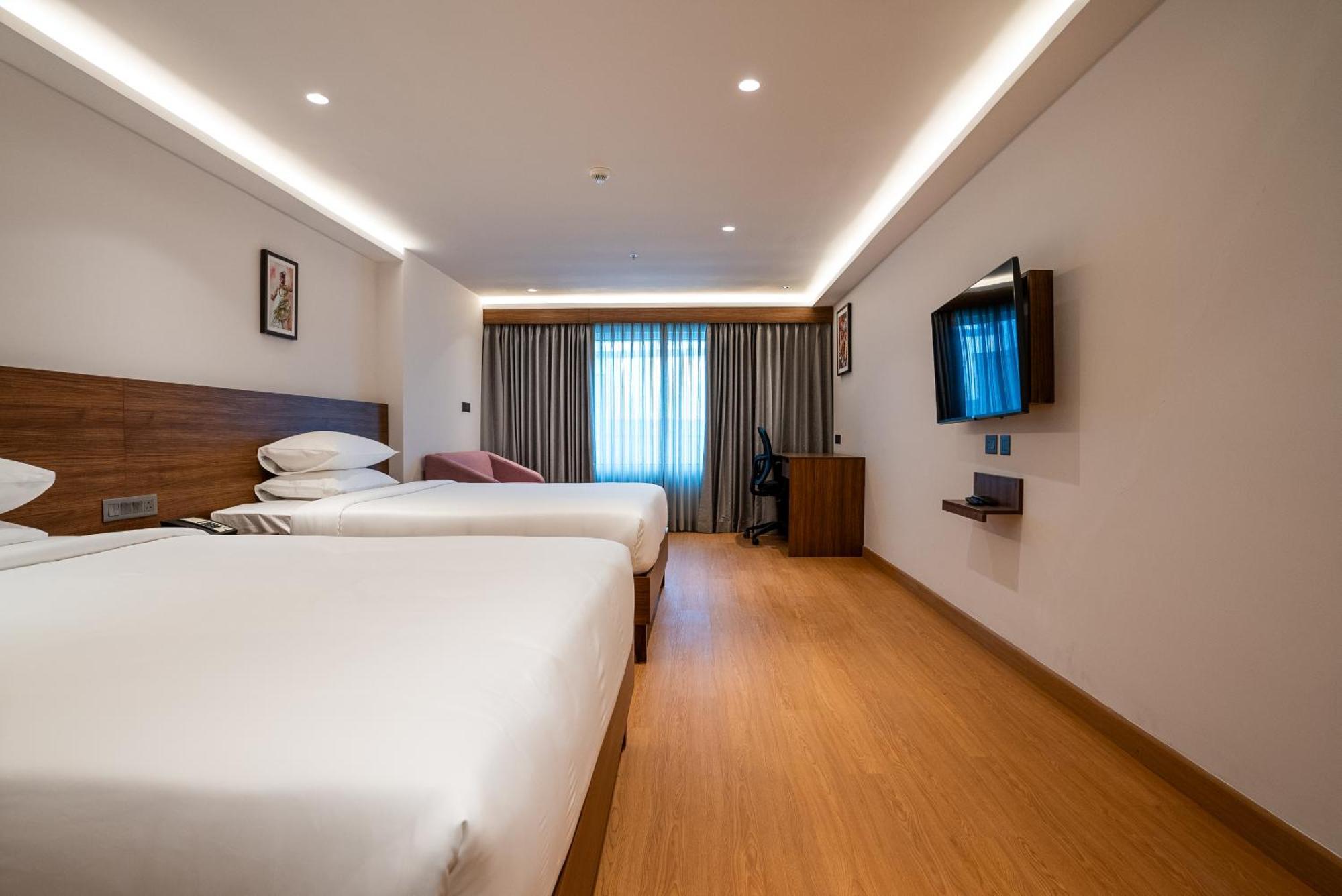 Lilac Hotel Guruvayur Bagian luar foto