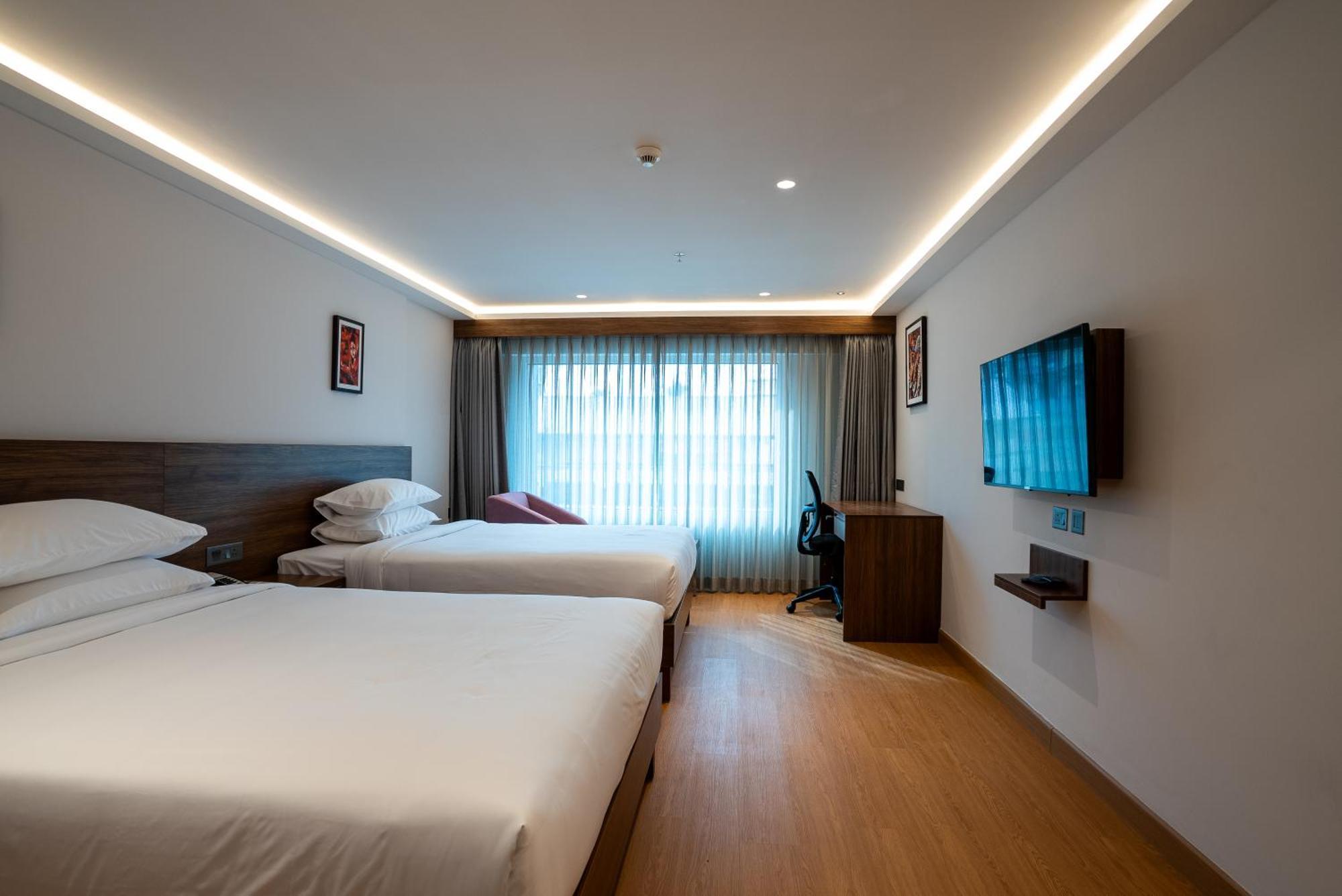 Lilac Hotel Guruvayur Bagian luar foto